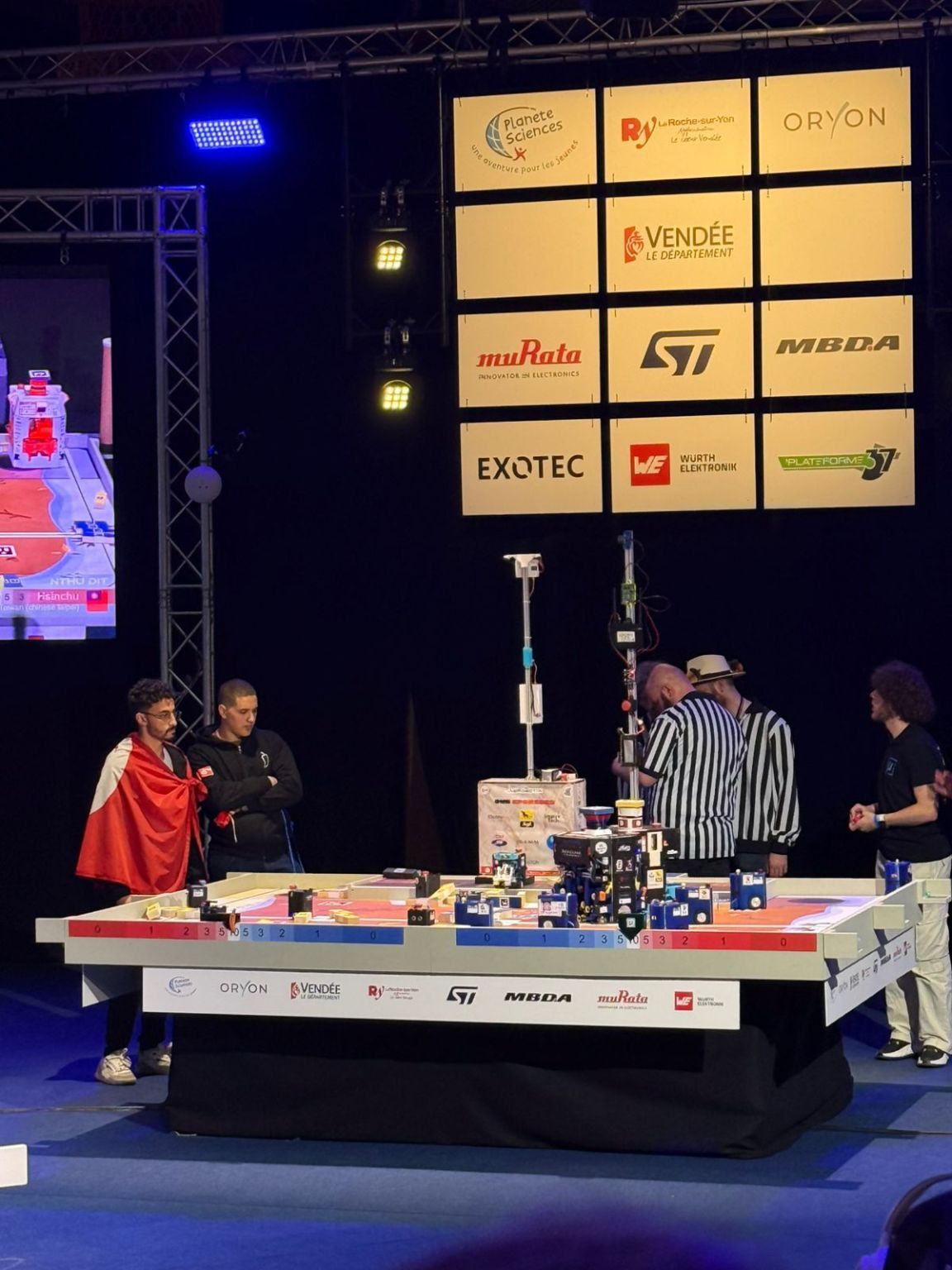 AeRobotiX robot during a Eurobot match